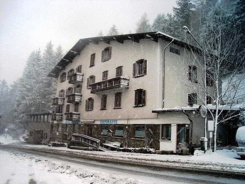 Hotel Spampatti Castione della Presolana Extérieur photo